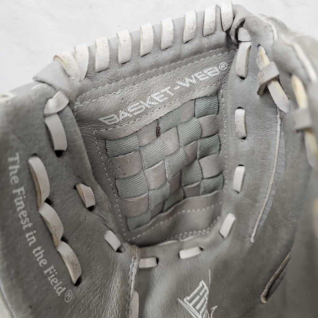 Rawlings Highlight Series Softball Glove - 11" RHT