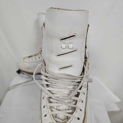 Jackson Elite 5200 Ladies Figure Skates w/ Ultima Mirage blades - 7.5 B