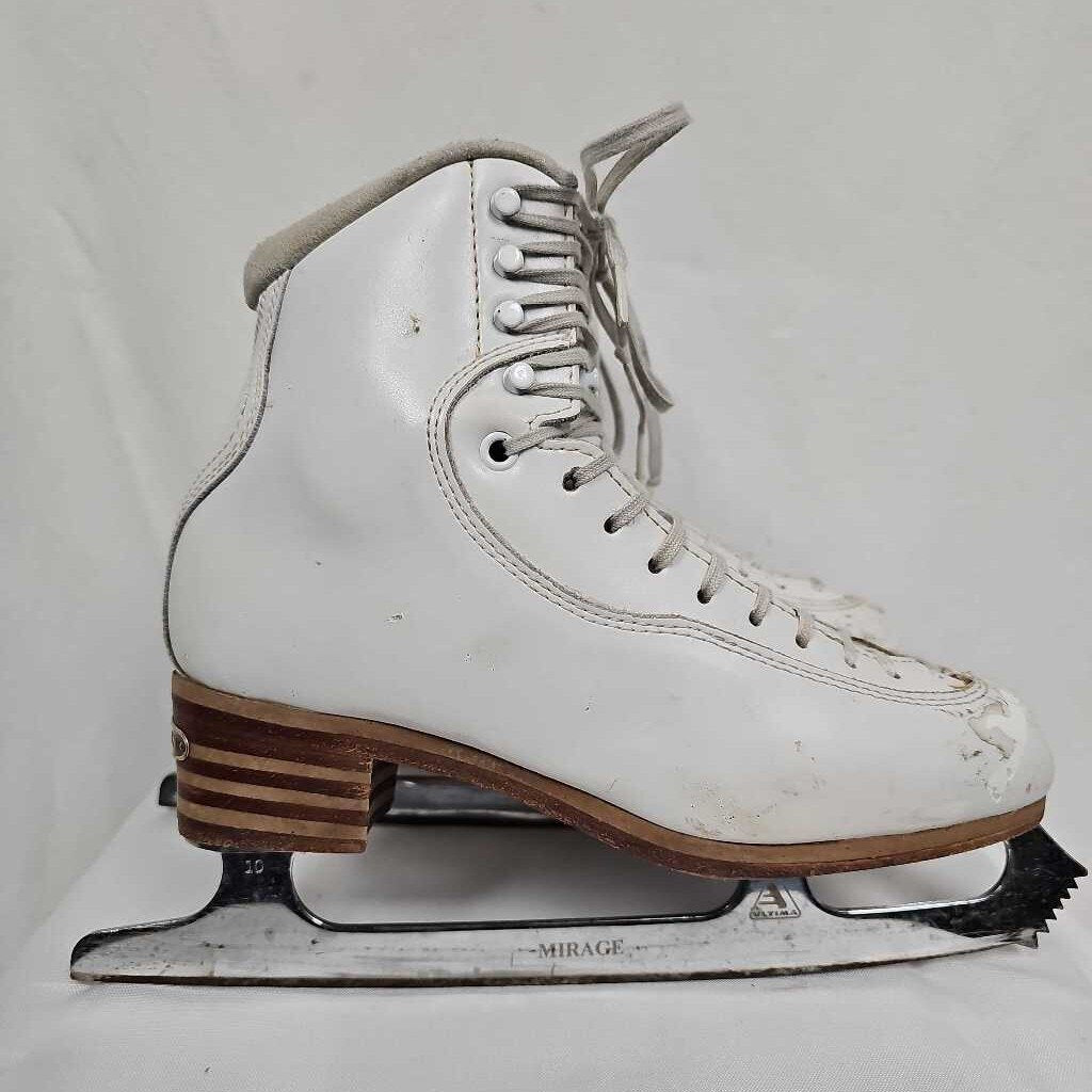 Jackson Elite 5200 Ladies Figure Skates w/ Ultima Mirage blades - 7.5 B
