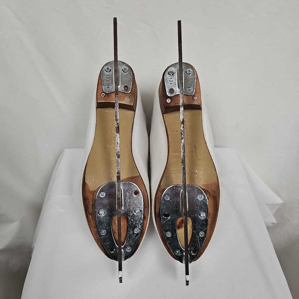 Jackson Elite 5200 Ladies Figure Skates w/ Ultima Mirage blades - 7.5 B