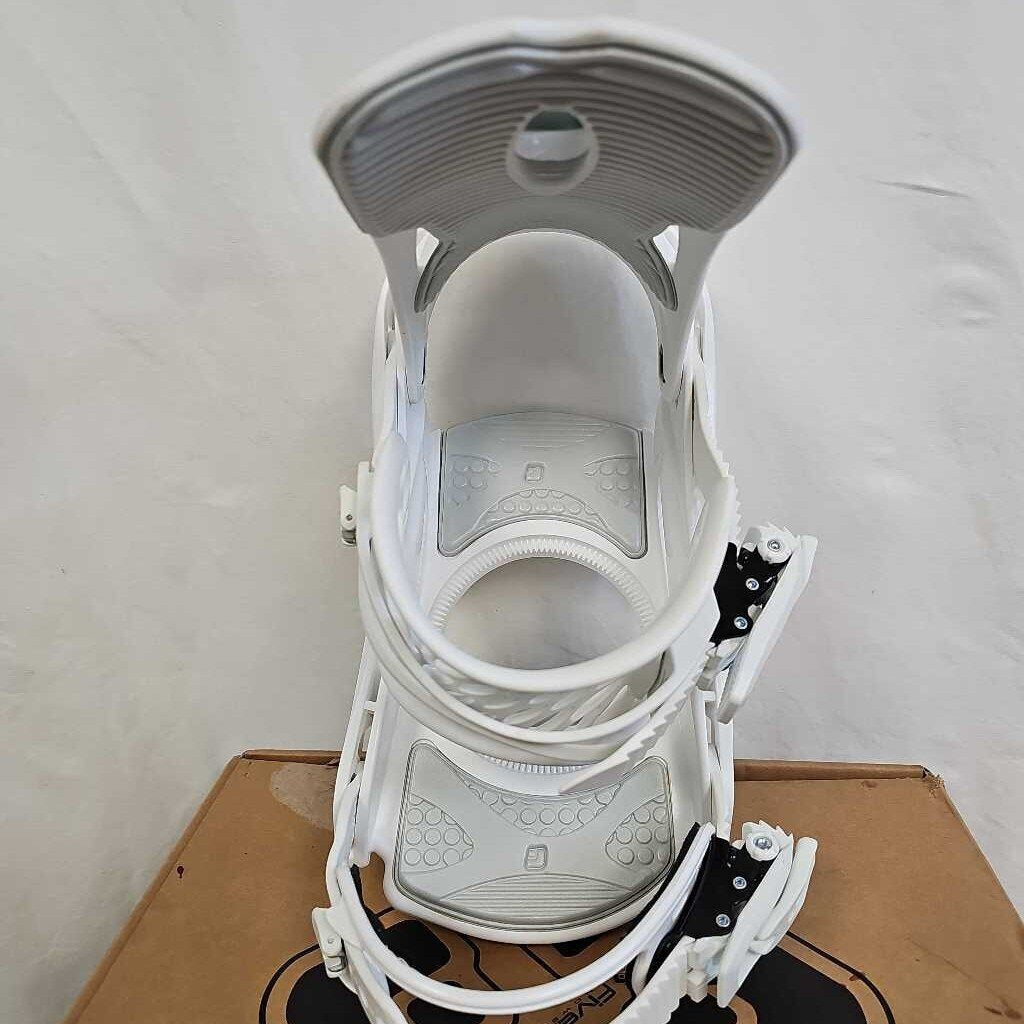 FiveForty Standard Snowboard Bindings - Size Medium (5-8)