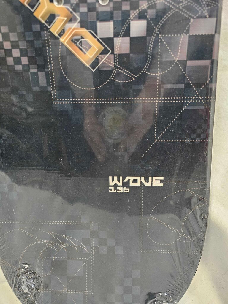 Zuma Wave Black Pixel Snowboard - 136cm