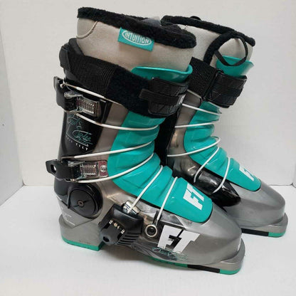 Full Tilt Soul Sister Ski Boots- Size 23.5