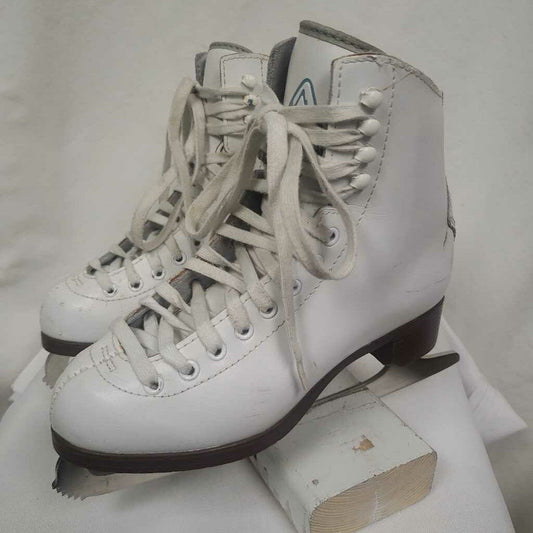 Jackson Glacier 520 Figure Skates White Size 4