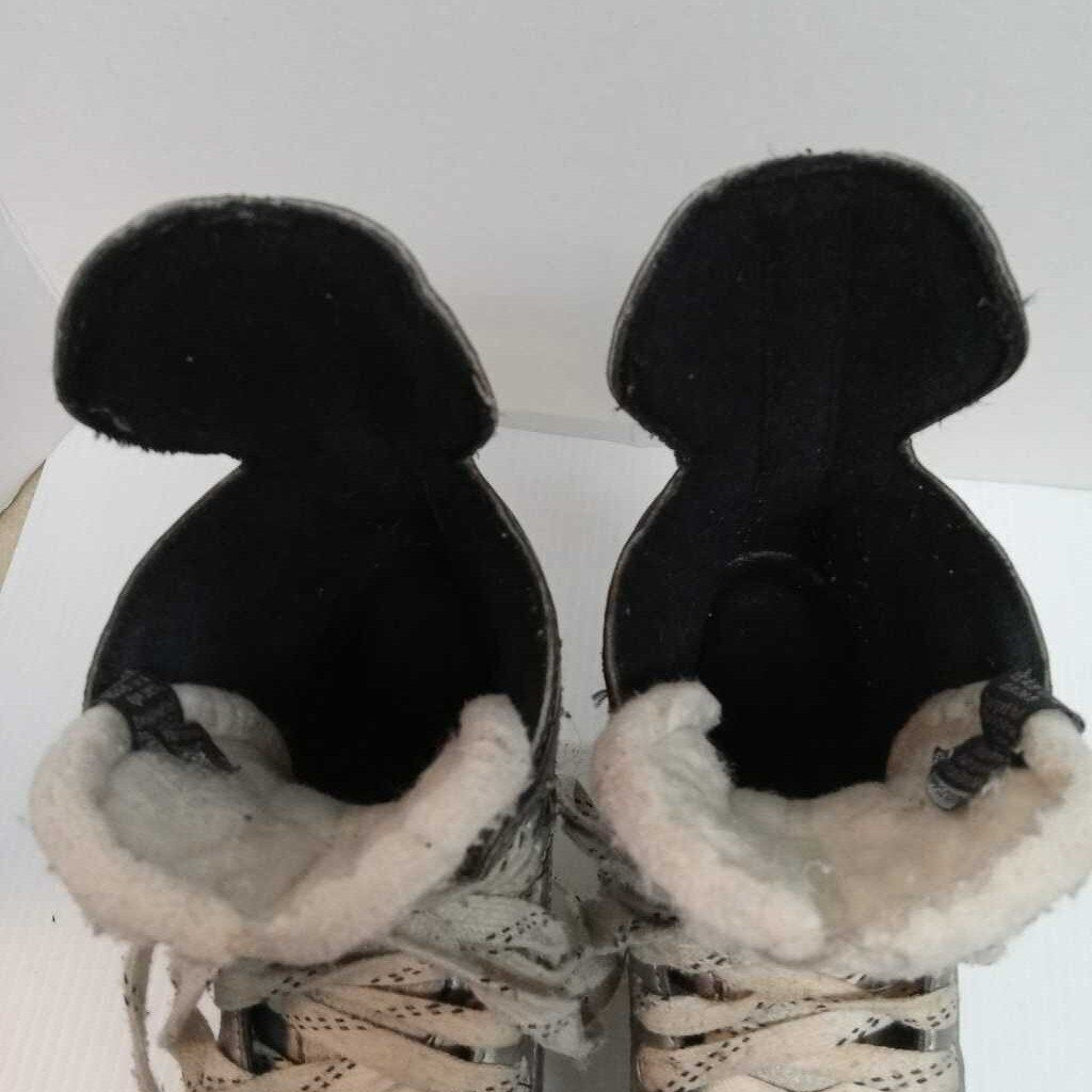 Bauer Vapor X 2.0 Hockey Skates Size 3.5