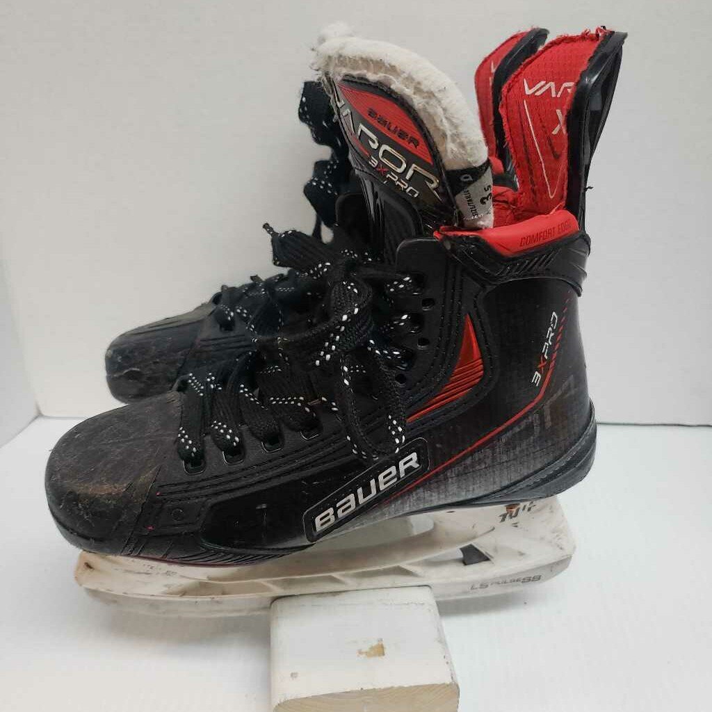 Bauer Vapor 3X PRO Hockey Skates Black/Red Size 3.5
