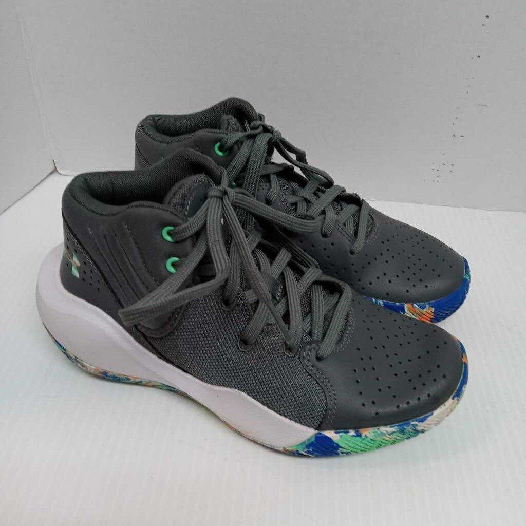 UA Jet 21 Model Art 3024794-111 Basket Ball Shoe Grey Size 4