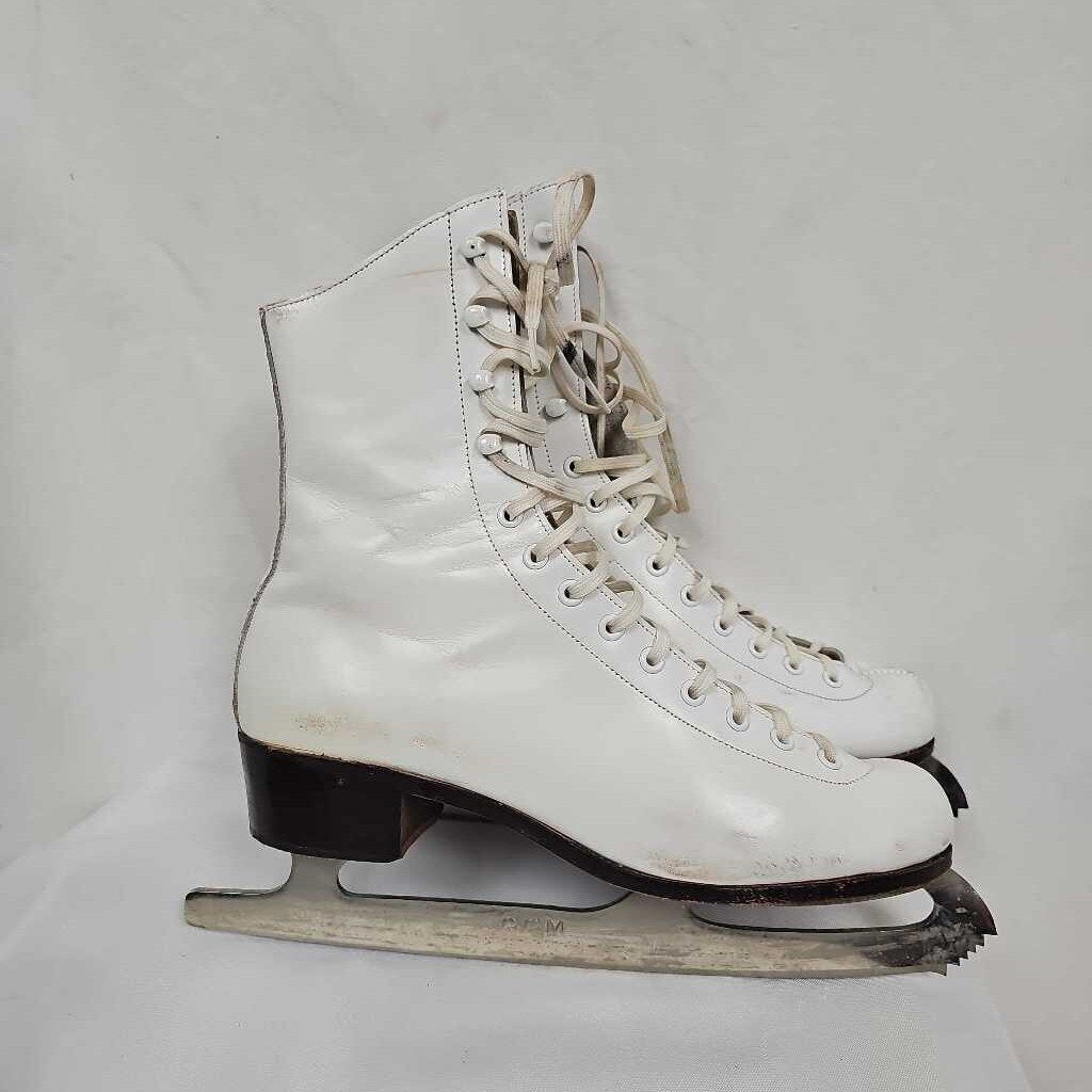 CCM Pastime Women's Figure Skates - Size 6.5