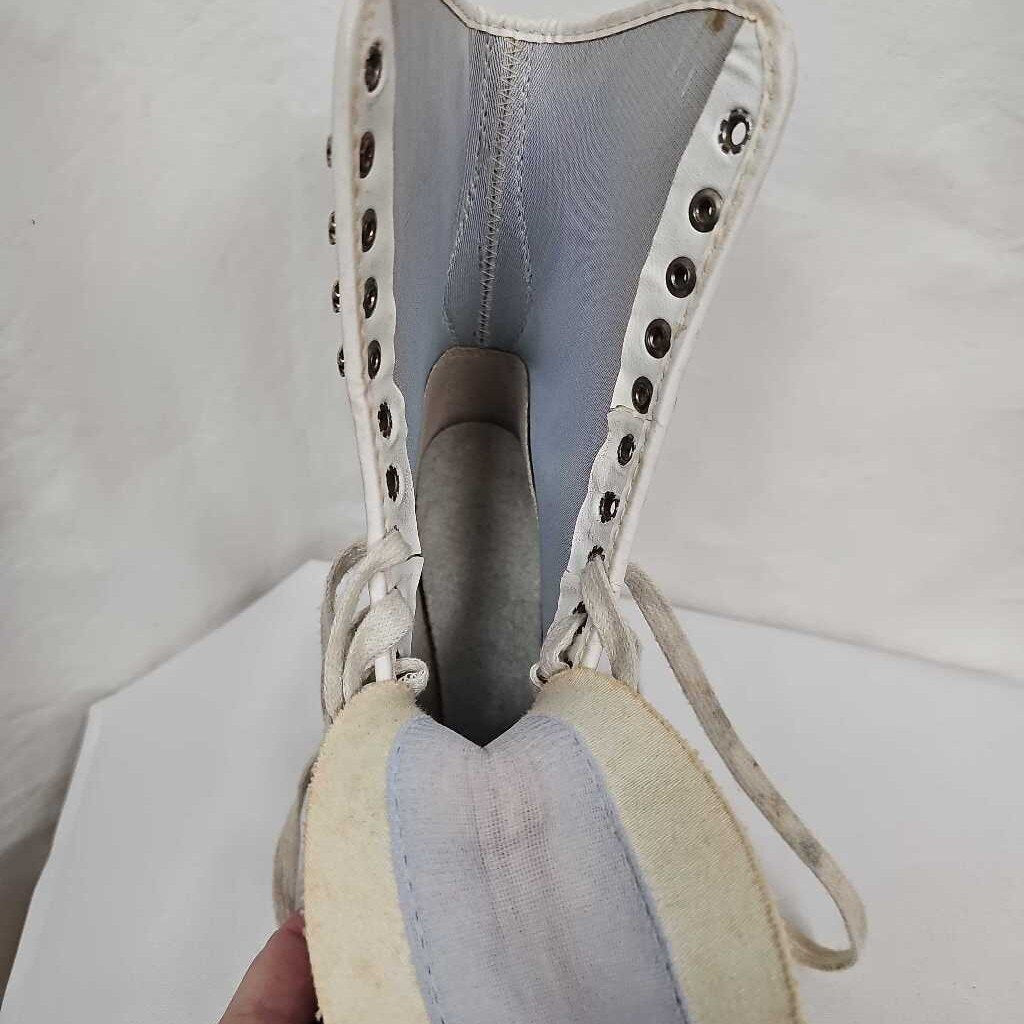 Rally Pro Women's Figure Skates - Size 6