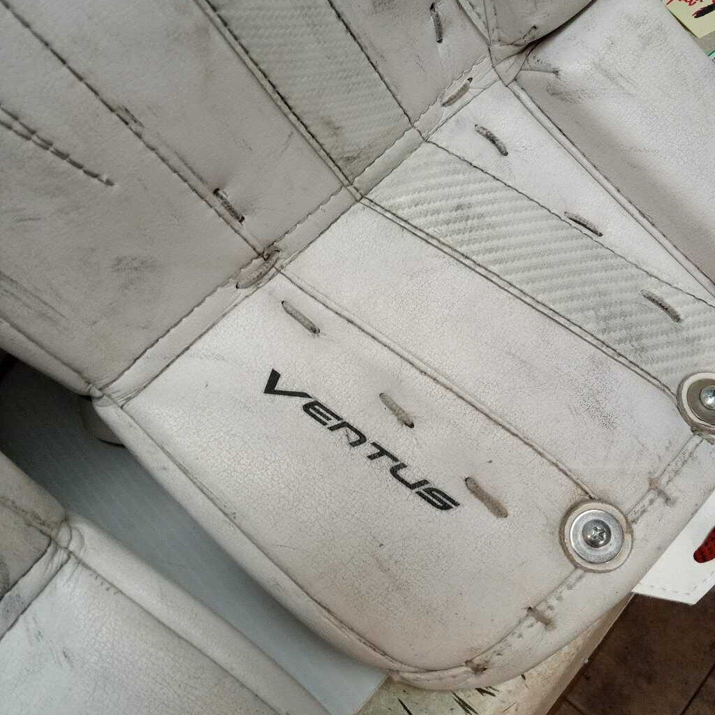 Vaughn Ventus SLR Intermediate Goalie Pads White Size 30" + 2"