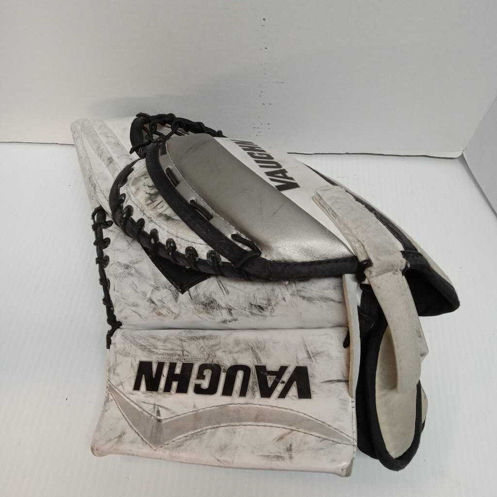 Vaughn Velocity V6 800 Goalie Trapper Glove - Size Youth - Regular Hand