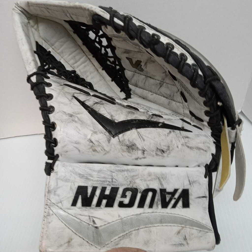 Vaughn Velocity V6 800 Goalie Trapper Glove - Size Youth - Regular Hand