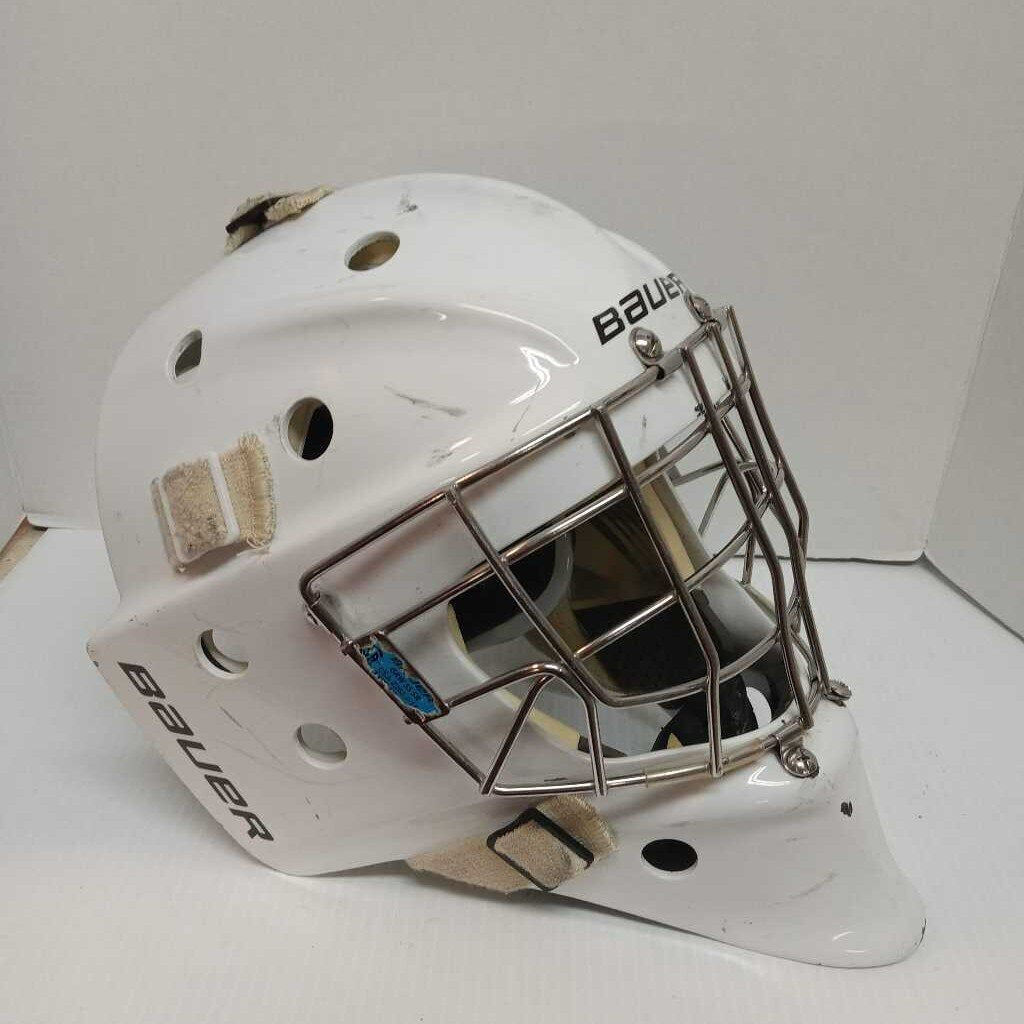 Bauer 960 Hockey Goalie Helmet White Size Large 7 1/8 - 7 1/2