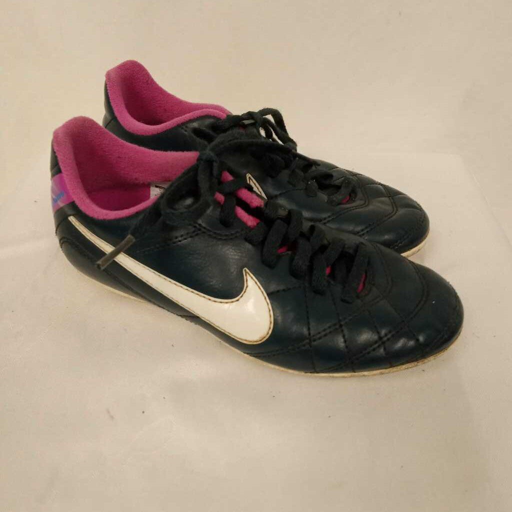 Nike Soccer Cleats Black/Purple Size 1