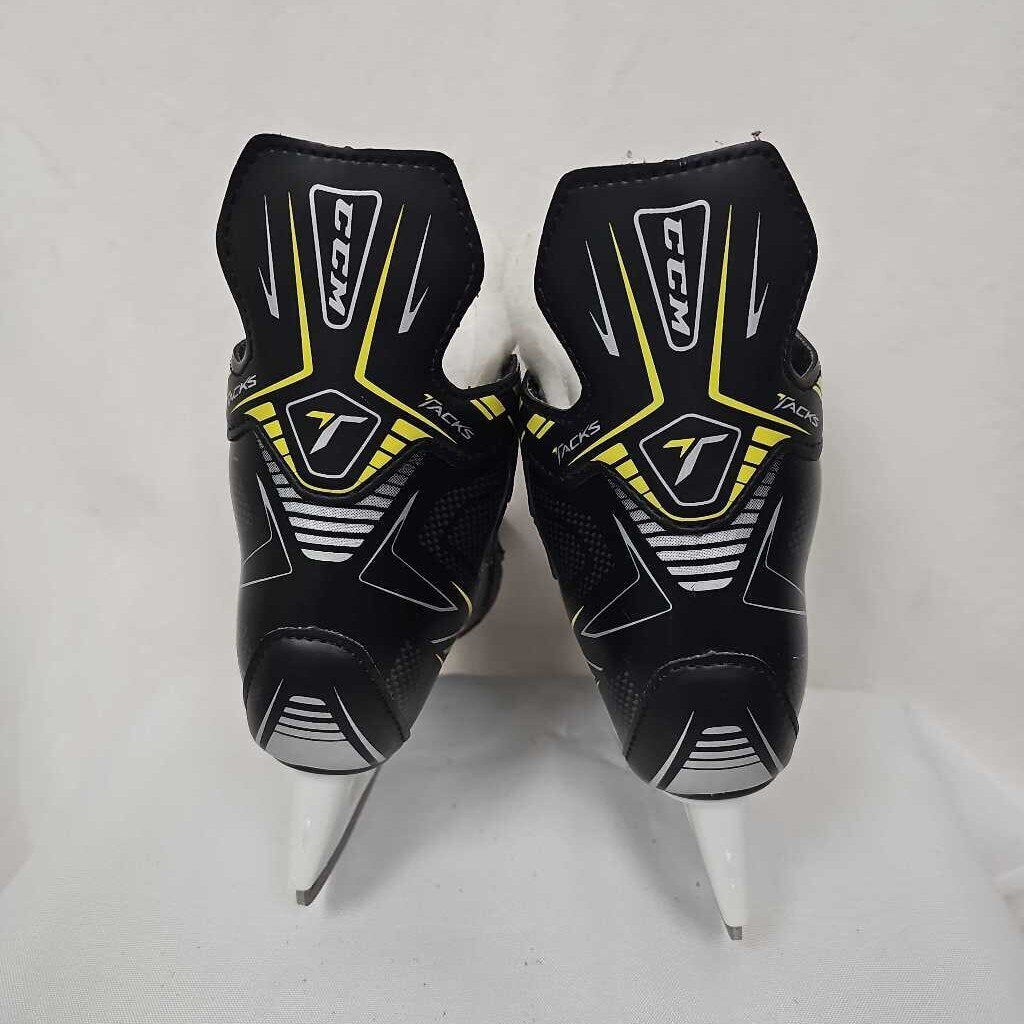 CCM Tacks 2092 Youth Hockey Skates - Size Y9