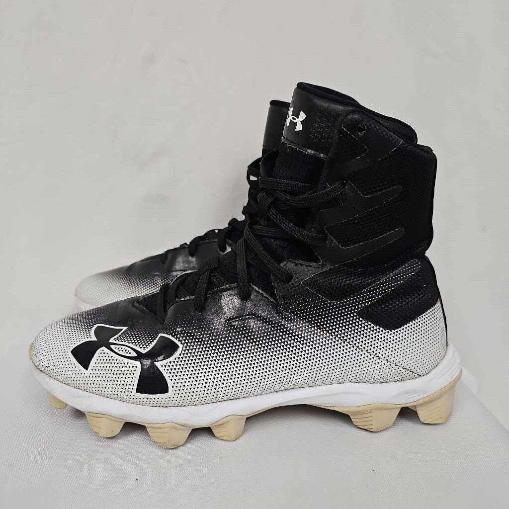 Under Armour Highlight Football Cleats - Size 5