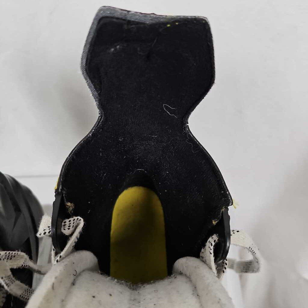 Used CCM Tacks 9350 Junior Hockey Skates | Size 3