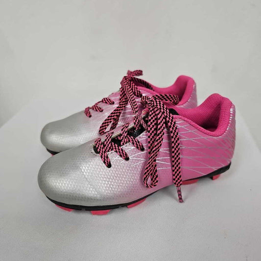 DSG Ocala Youth Soccer Cleats - Size Y9