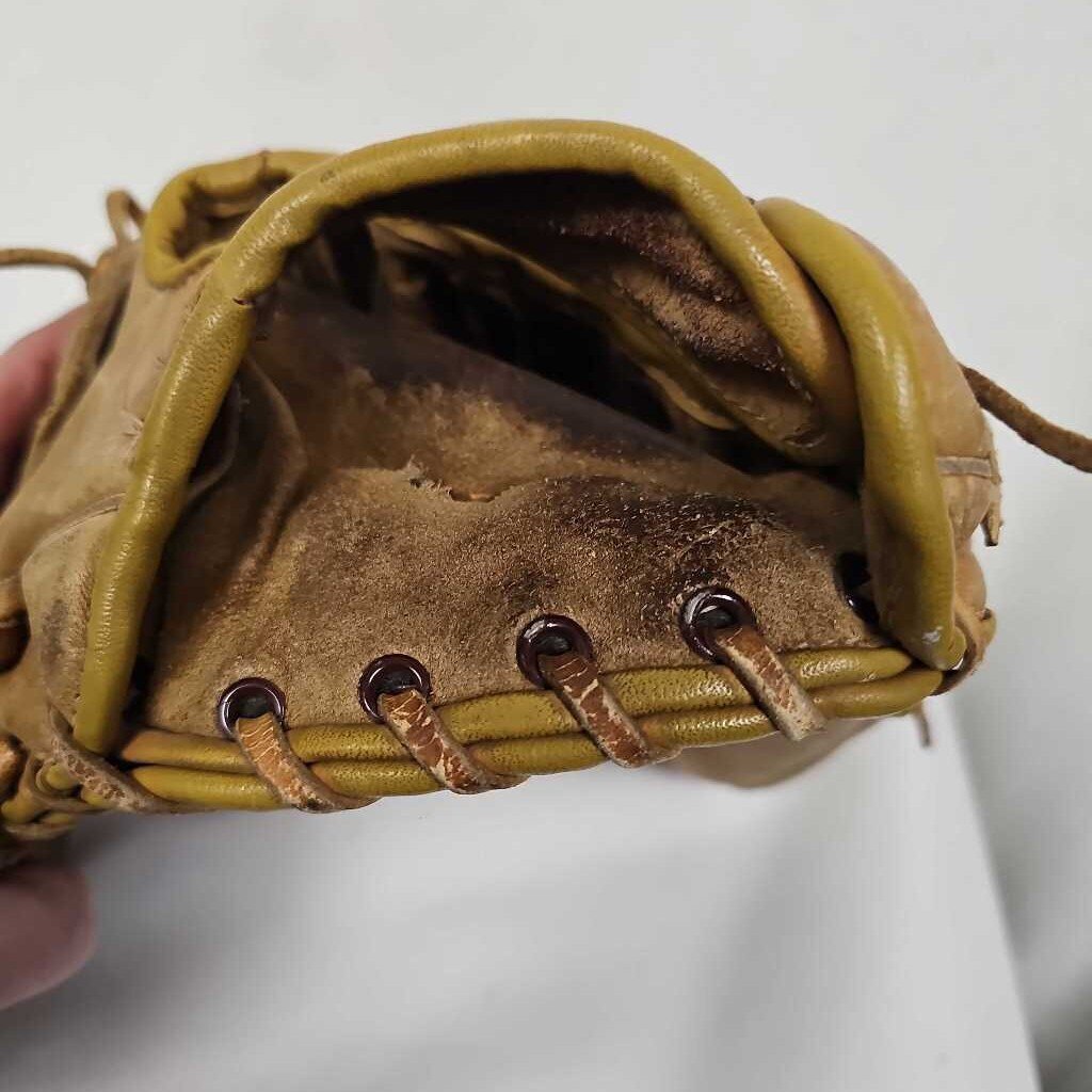 The Reach Co Super H Design Baseball Glove - 11" LHT