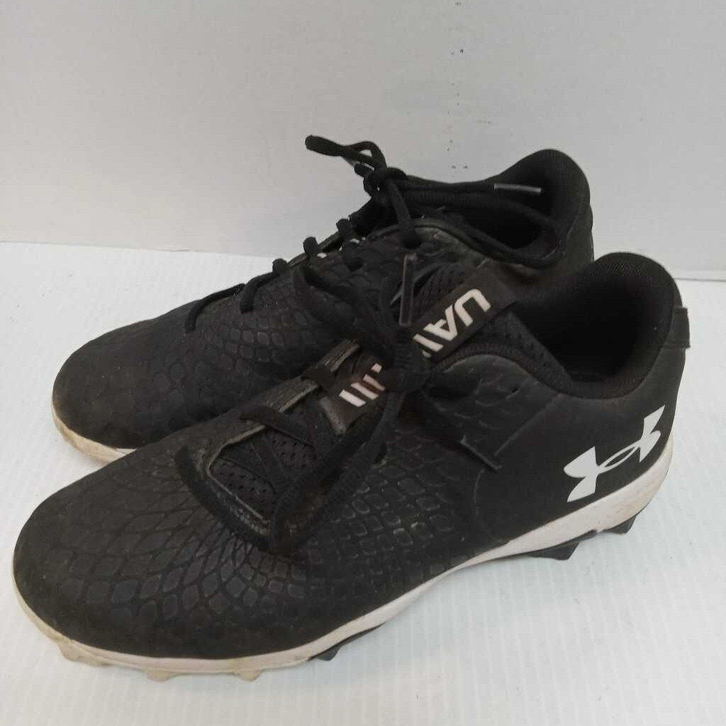 Under Armour Baseball/Softball Cleats Black/White Size 5.5