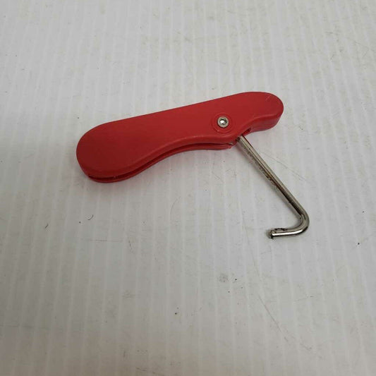A&R Folding Skate Lace Tightening Hook Red