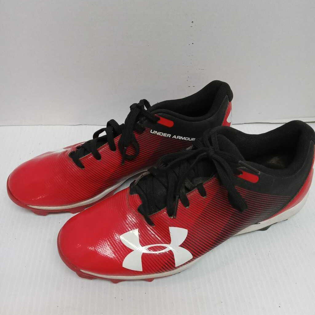 Under Armour Baseball Cleats - Size 8