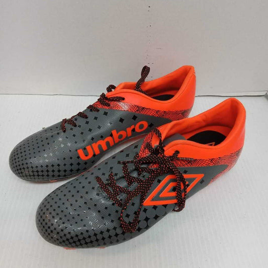 Umbro Soccer Cleats - Size 9 Mens