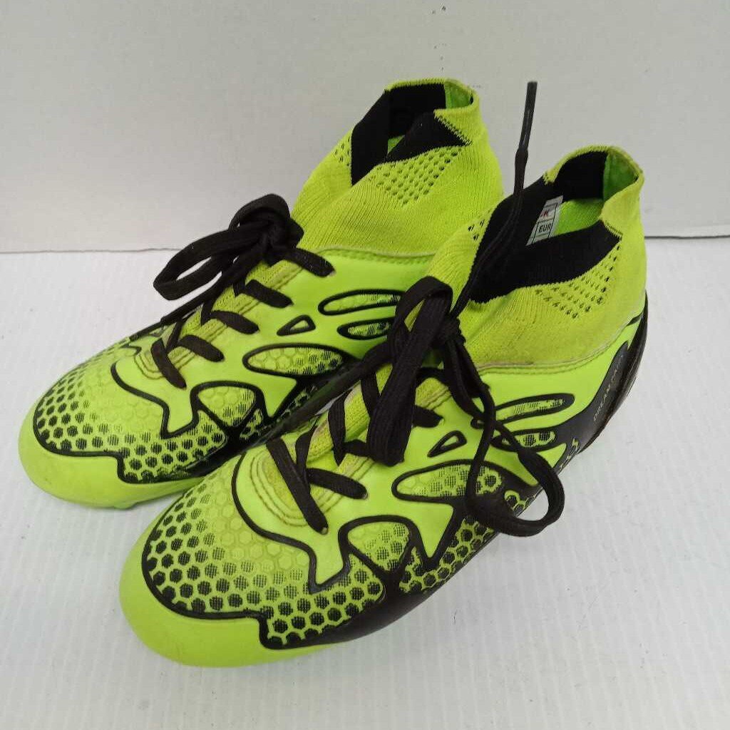 Dream Pairs Youth Soccer Cleats - Size 2