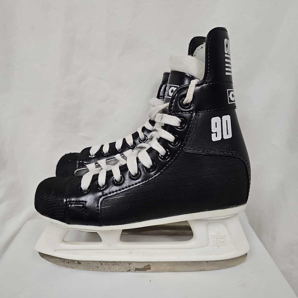 CCM Champion 90 Junior Hockey Skates - size 3