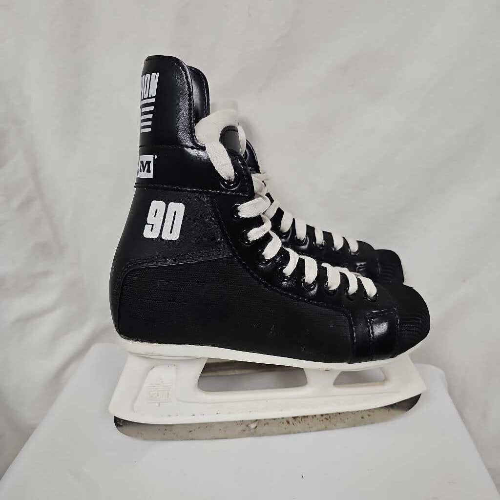 CCM Champion 90 Junior Hockey Skates - size 3