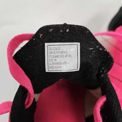 Umbro Girls Arturo Soccer Cleats | Size Y13 | Pink