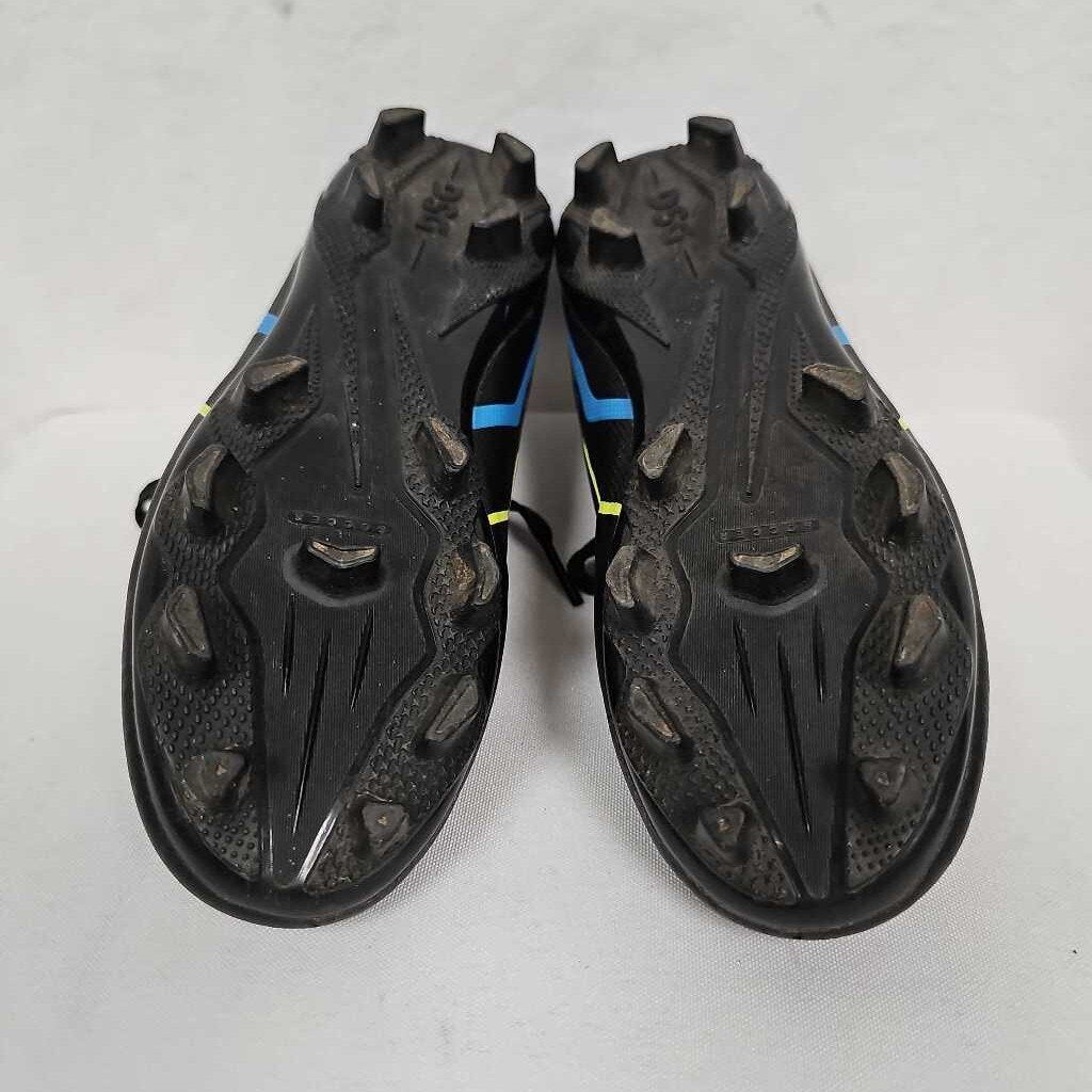 DSG Speed Viper 2.0 Youth Soccer Cleats | Size 1 | Black