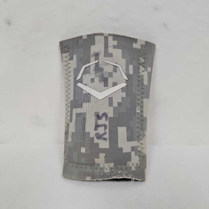 EvoShield Wrist Guard | Medium | Digital Camo | Used