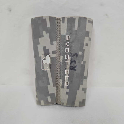EvoShield Wrist Guard | Medium | Digital Camo | Used