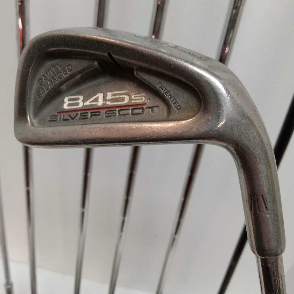 Tommy Armour 845s Silverscot Iron Starter Set 6 - 9i, Maxfli 3 Hybrid & Top Flite 4&5 Hybrid