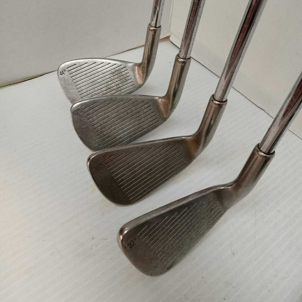 Tommy Armour 845s Silverscot Iron Starter Set 6 - 9i, Maxfli 3 Hybrid & Top Flite 4&5 Hybrid