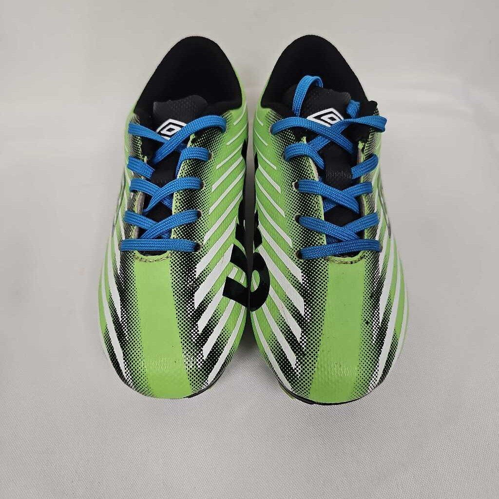 Umbro Arturo 2.0 Youth Soccer Cleats - Size Y10