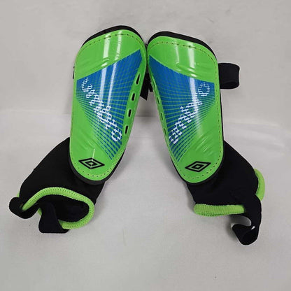 Umbro Arturo Youth Soccer Shin Guards - Size Small