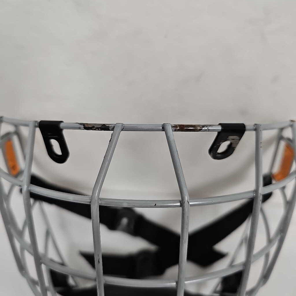 Bauer FM ReAkt Youth Hockey Cage | Silver | Used