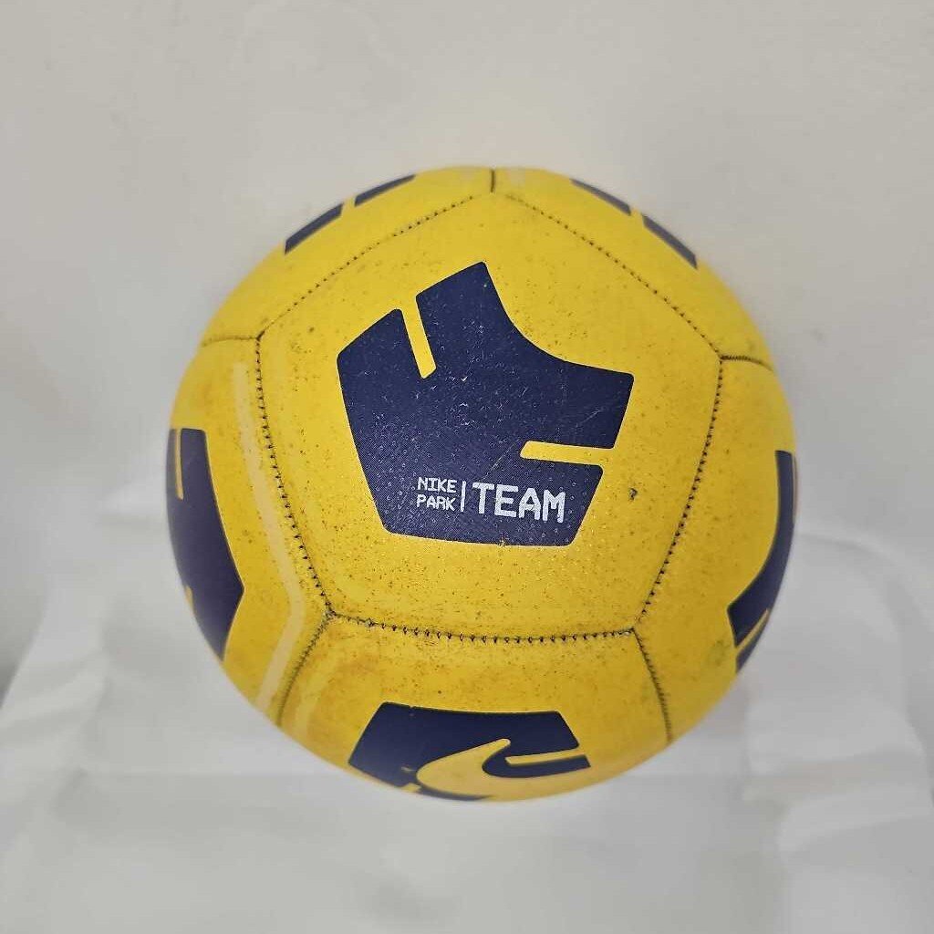 Nike Park Team Soccer Ball - Size 3