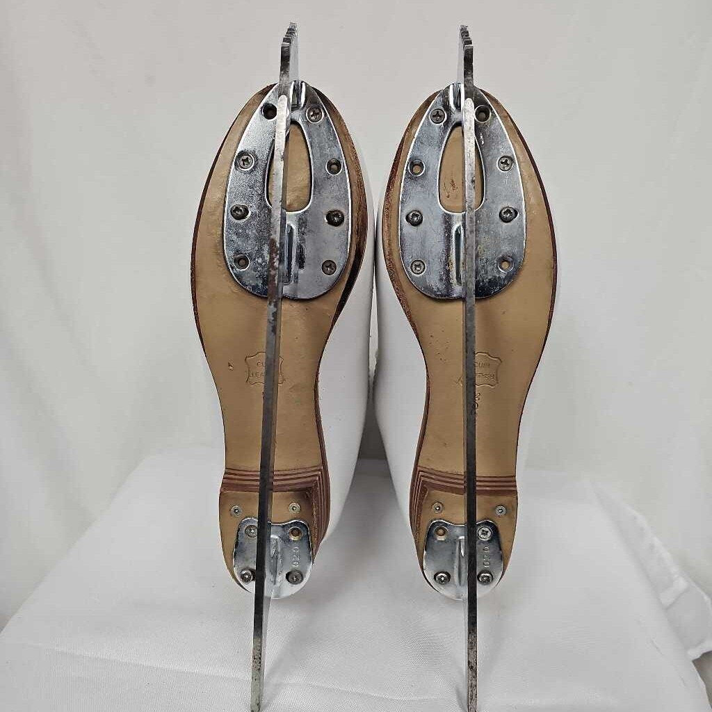 Jackson Ultima Premiere 2500 Figure Skates with Aspire Baldes- Size 7 C