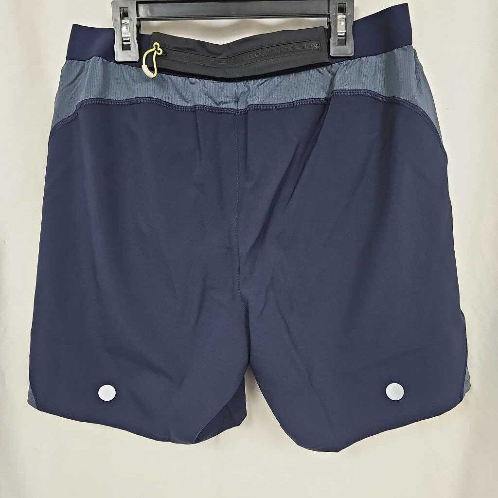 Asics Mens 7" Road Shorts - Size Large