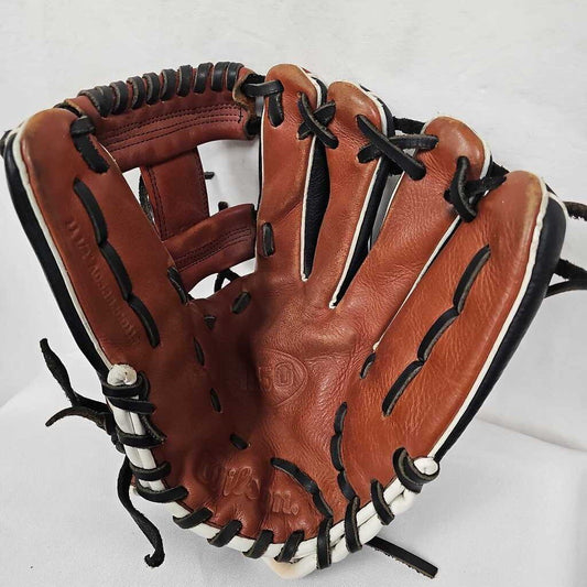 Wilson A550 Baseball Glove - 11.5" Right Hand Thorw