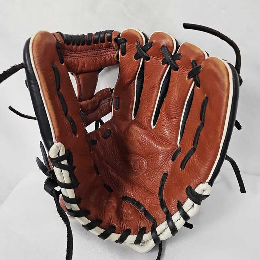 Wilson A550 Baseball Glove - 11.5" Right Hand Thorw