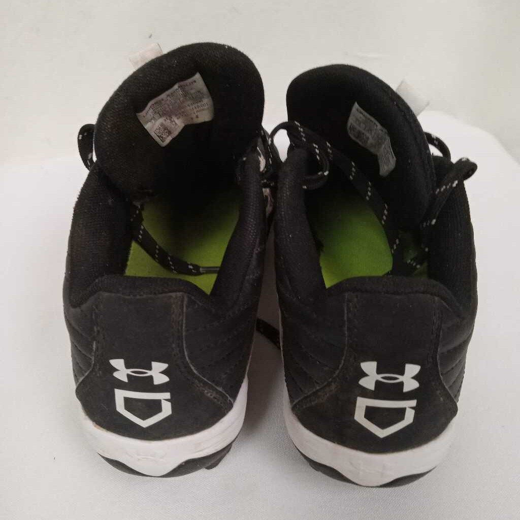 Under Armour LeadOff Baseball Cleats- 7.5