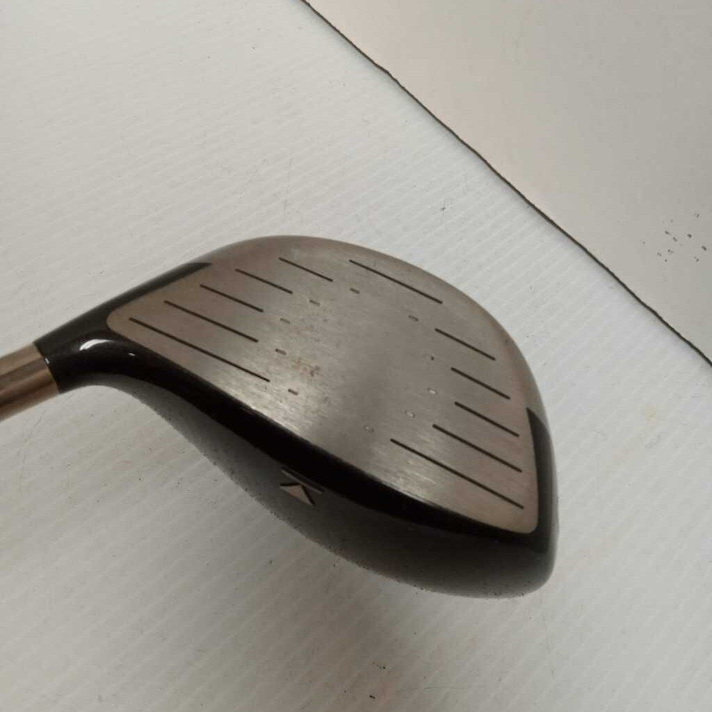 Titleist 905T Pro-Titanium Driver 9.5* Mens Right Hand With Stiff FlexFujikura Graph Shaft Preowned