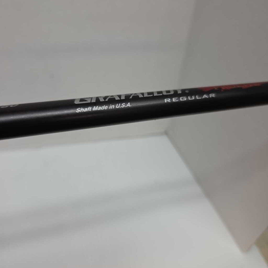 Wilson Deep Red FatShaft Hyper Ti 10.5* Driver Mens Left Hand With Reg Flex Graph Shaft Preowned