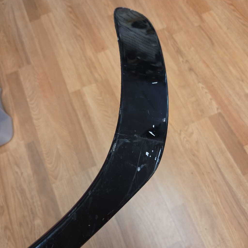 Bauer Vapor X 2.0 P88 Curve Junior Length ( 53" ) 87 Flex Right Shot Hockey Stick Preowned
