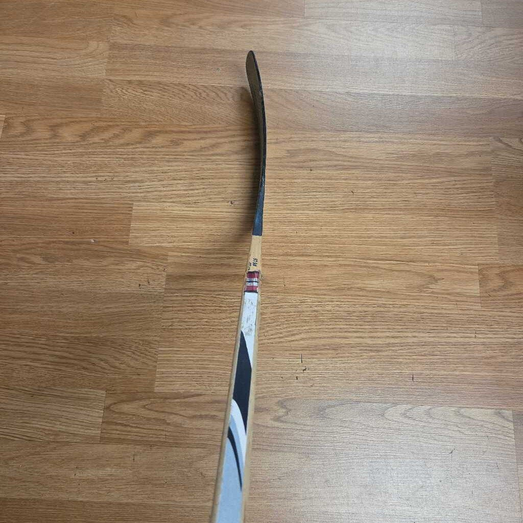 Frontier 5000 Wooden Hockey Stick Mens Right Hand Preowned