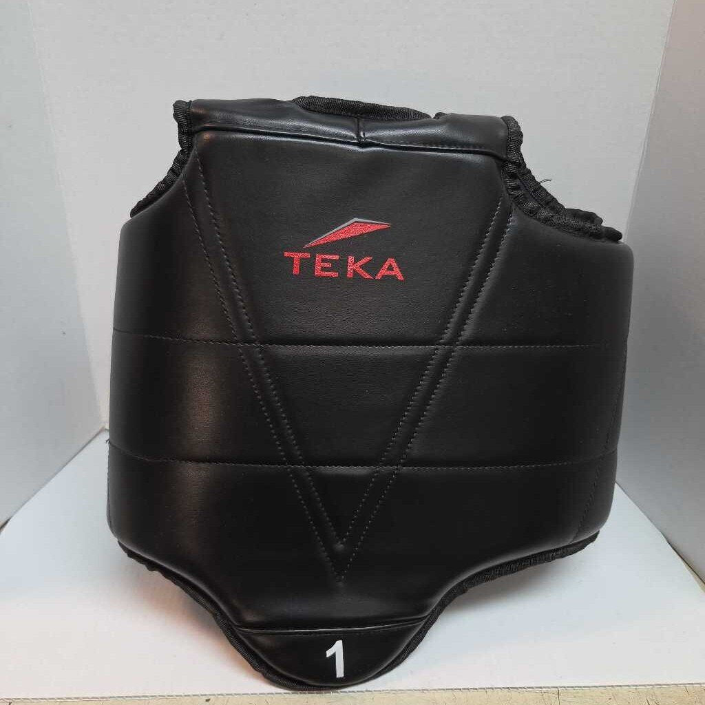 TEKA Martial Arts Chest Pad SizeJunior/Small Adult Preowned